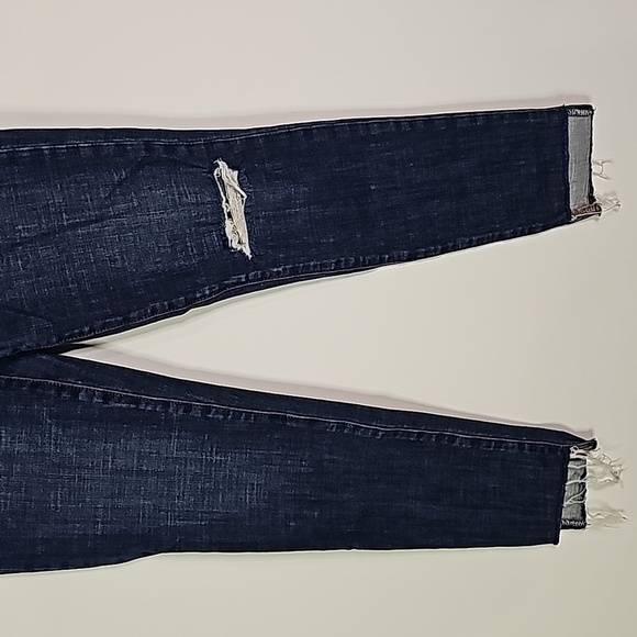 Gap dark wash 25x25 high rise skinny jeans - Picture 3 of 7